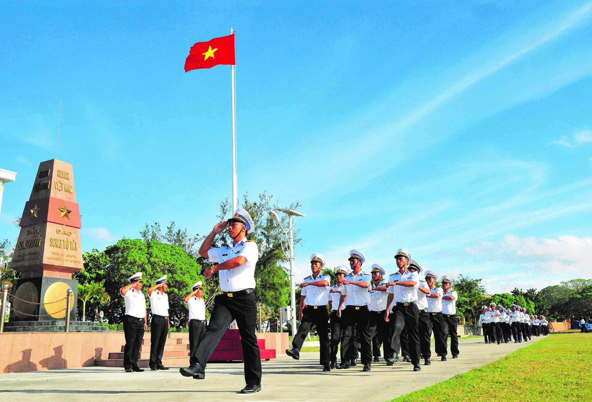 Pháp luật về bảo đảm an ninh con người ở Việt Nam hiện nay - thực trạng và giải pháp